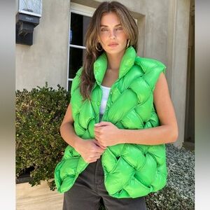 Benaar LA green puffer vest